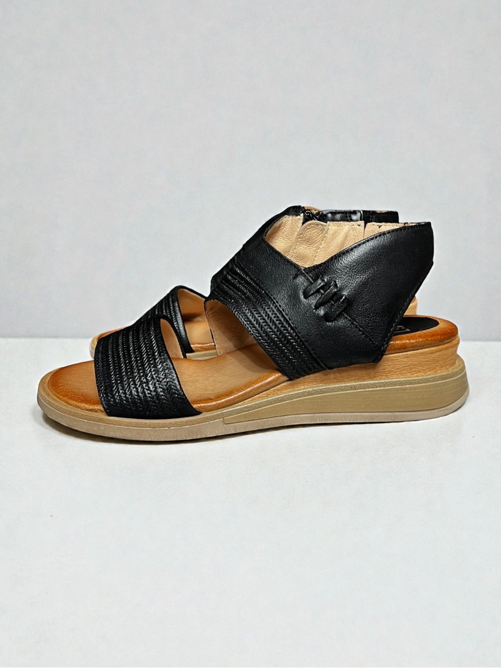 🌻NEW w/box Miz Mooz Cece Leather Sandal Strappy Comfort Sandals Size 38 / 7.5–8